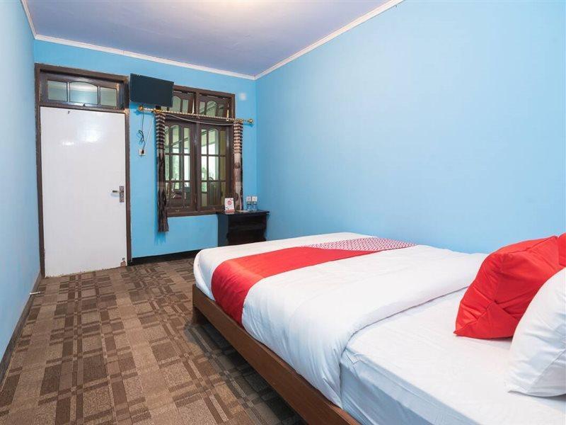 Oyo 1852 Intan Bromo Homestay Pasuruan Eksteriør billede