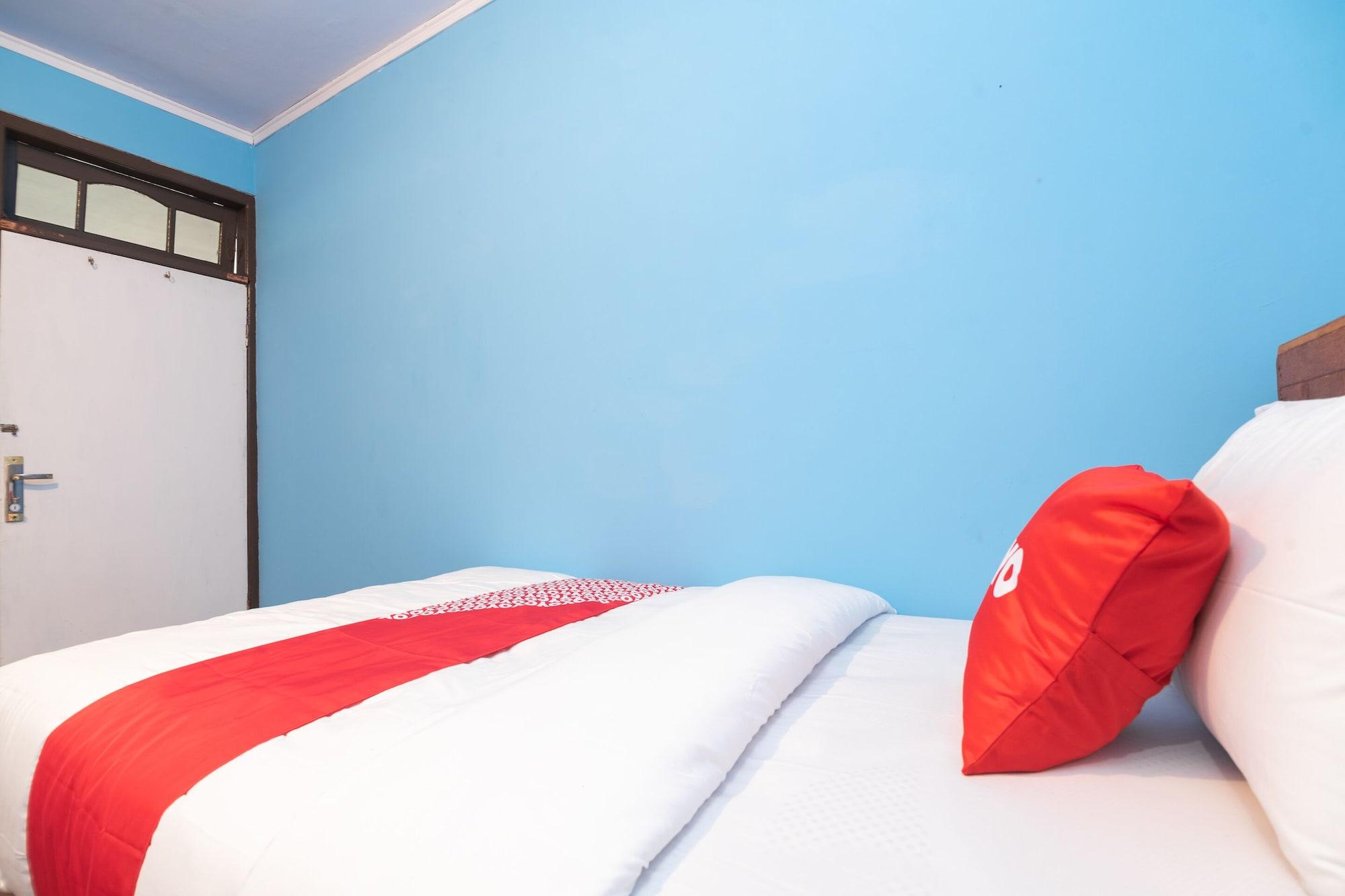 Oyo 1852 Intan Bromo Homestay Pasuruan Eksteriør billede