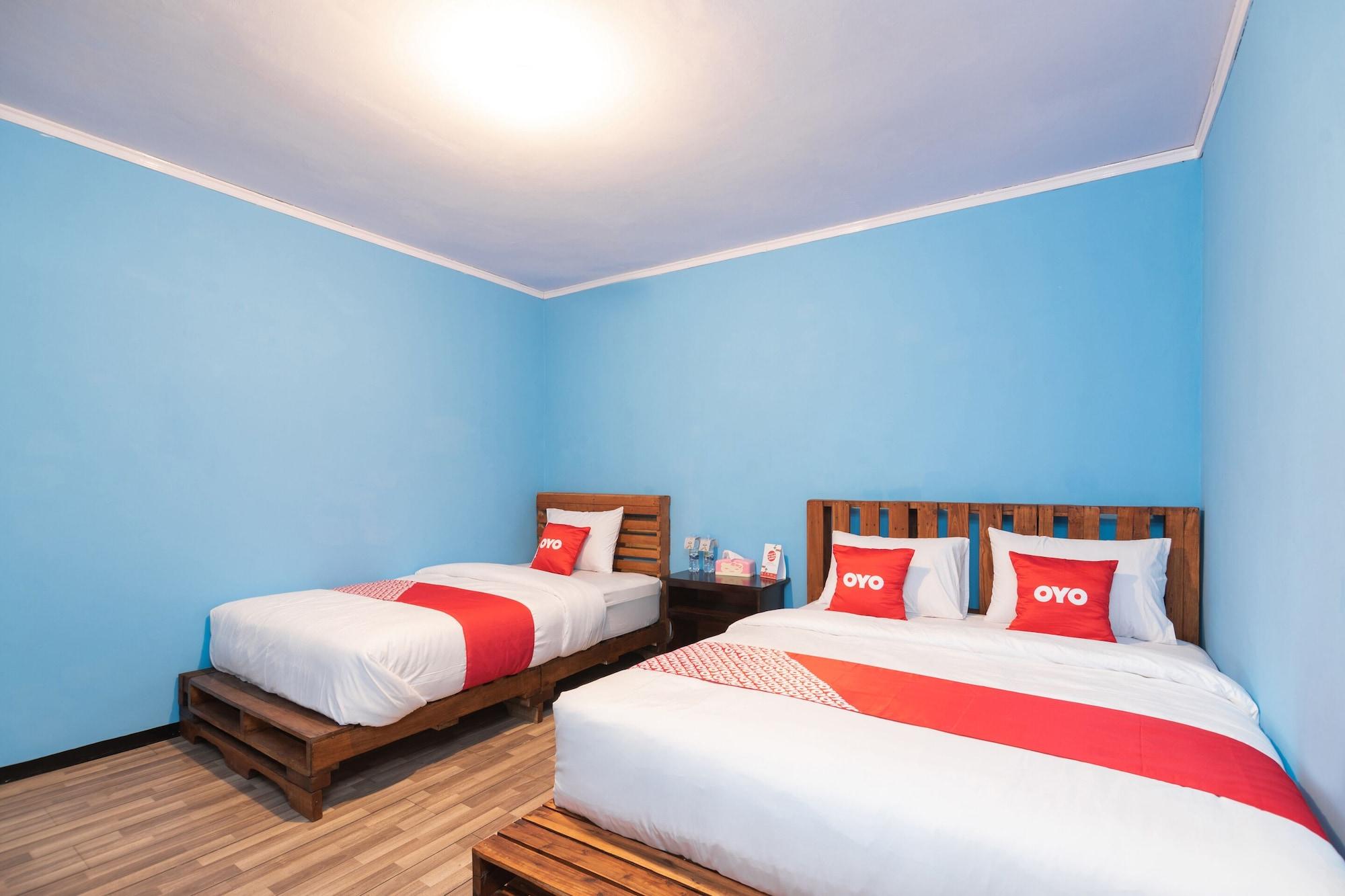 Oyo 1852 Intan Bromo Homestay Pasuruan Eksteriør billede