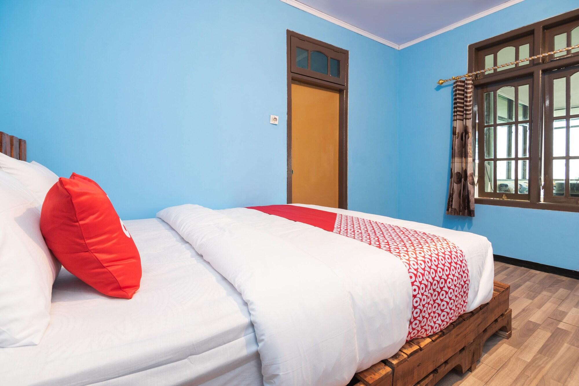 Oyo 1852 Intan Bromo Homestay Pasuruan Eksteriør billede