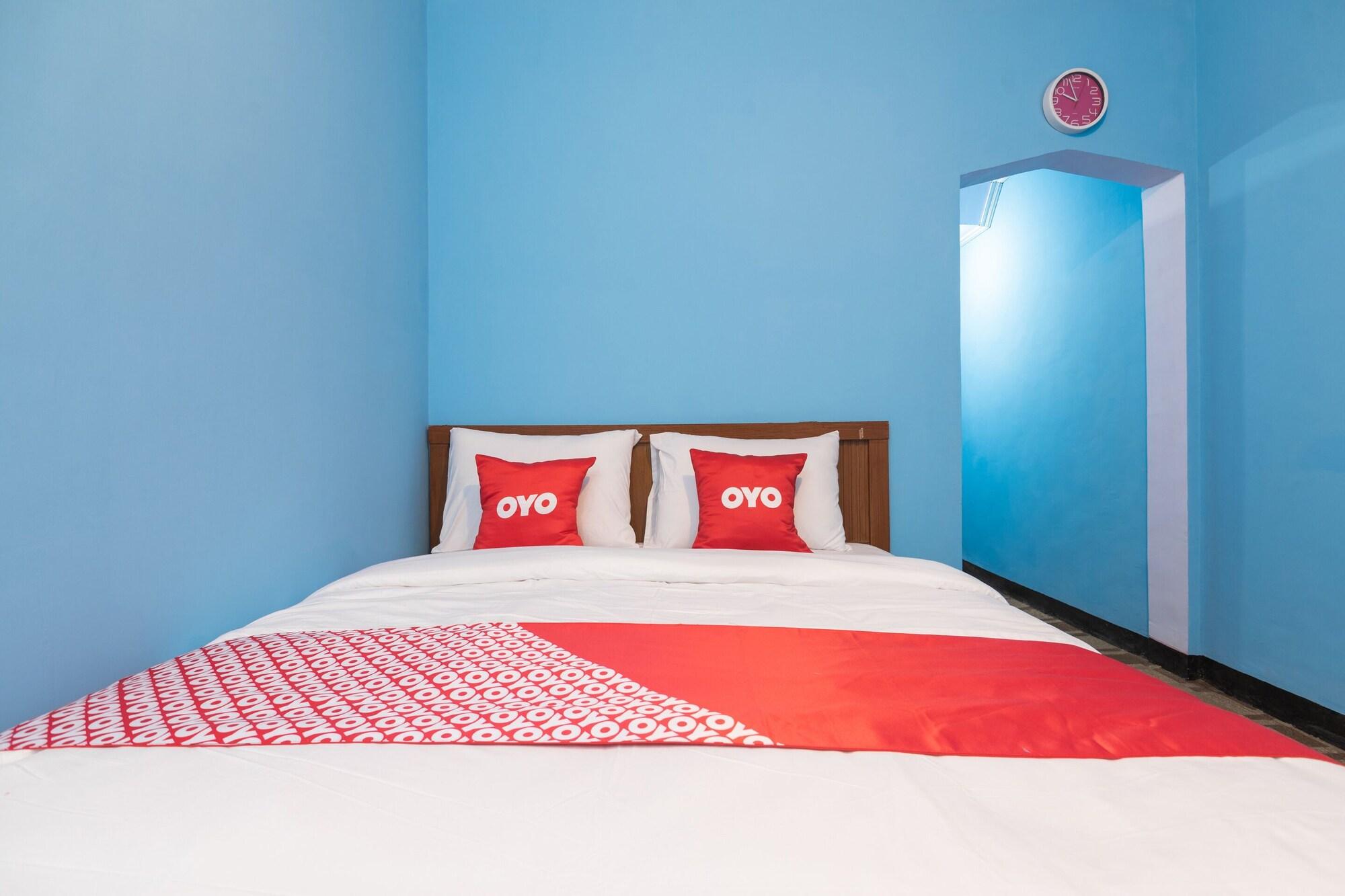 Oyo 1852 Intan Bromo Homestay Pasuruan Eksteriør billede