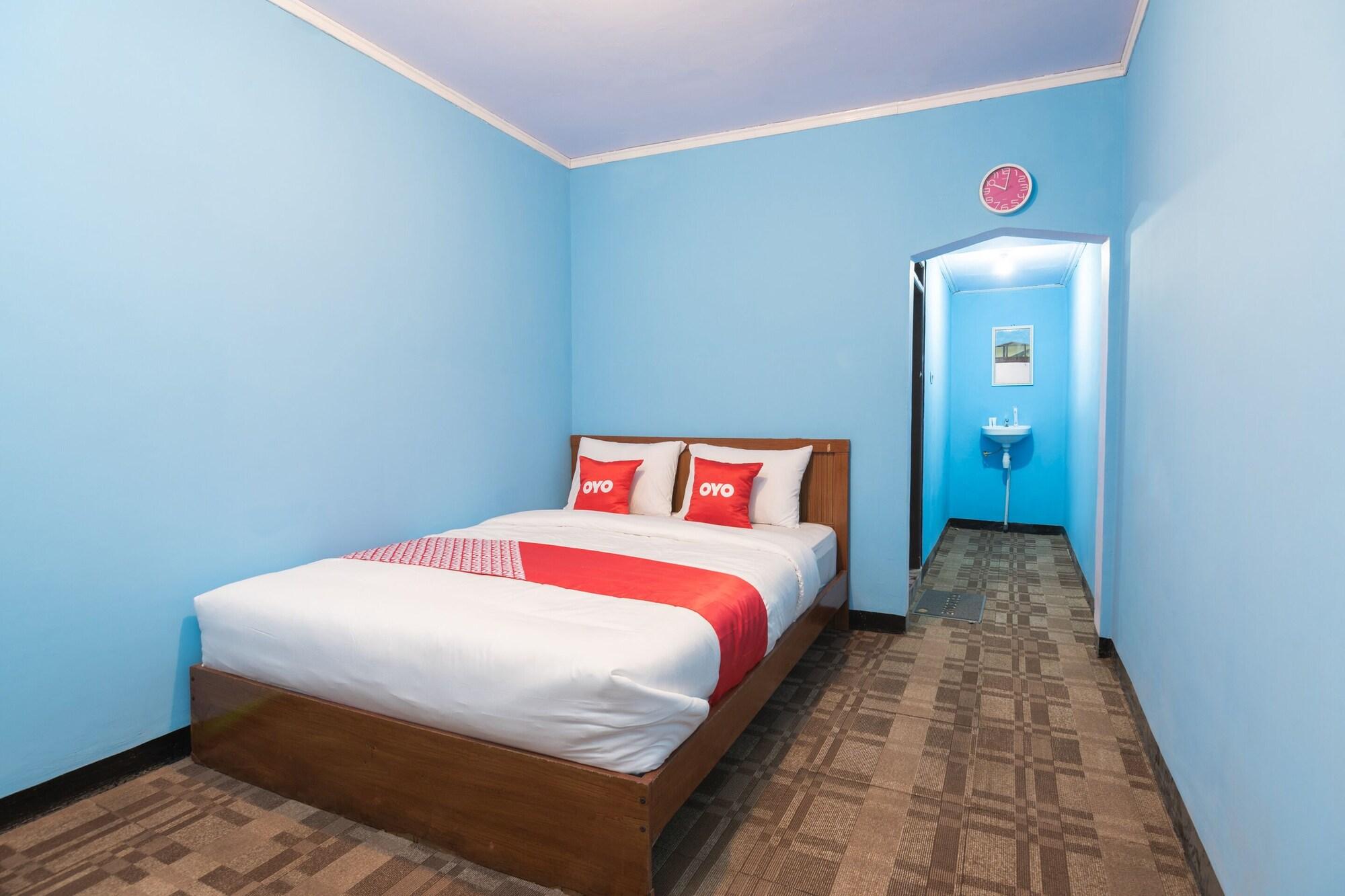 Oyo 1852 Intan Bromo Homestay Pasuruan Eksteriør billede