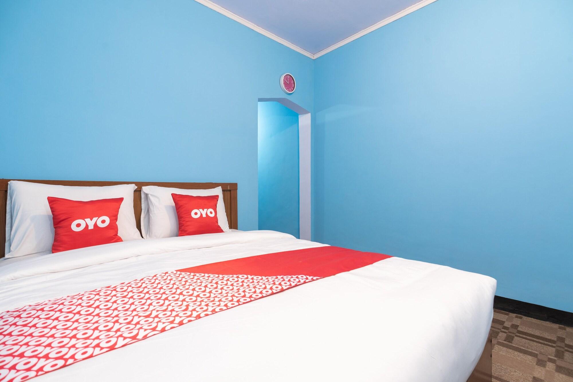 Oyo 1852 Intan Bromo Homestay Pasuruan Eksteriør billede