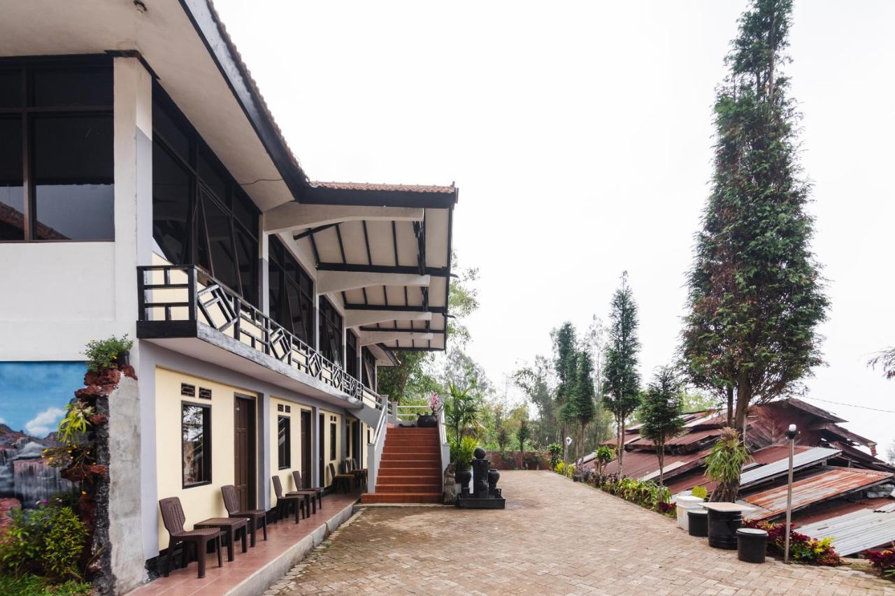 Oyo 1852 Intan Bromo Homestay Pasuruan Eksteriør billede